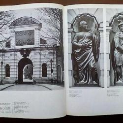 LENİNGRAD IN TARİHİ HEYKELLERİ.SANAT SEVENLER İÇİN MÜKEMMEL KAÇIRILMAYACAK ARŞİV NİTELİKLİ BİR KİTAP.