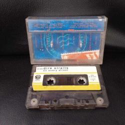 Kaset Dire Straits on every street albümü. 1991 Kağıt Baskı