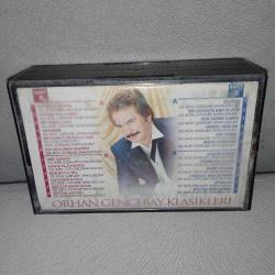 Kaset Orhan Gencebay klasikleri sizin seçtikleriniz 68'den 83'e ilk 15 yıl. orijinal kasetler sorunsuz çalışıyor. kaset kabında zamana bağlı yıpranma var