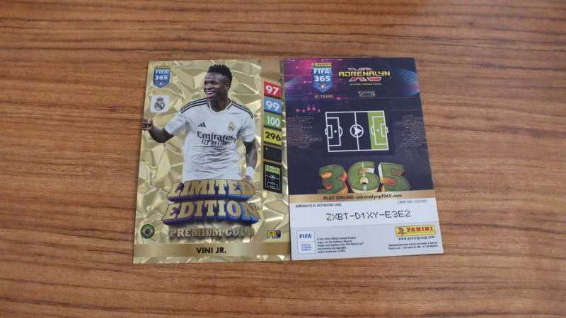2025 Panini FIFA 365 Vini Jr. Premium Gold Limited Edition Kart