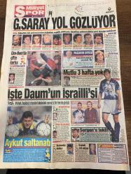 MİLLİYET GAZETESİ DOĞUM GÜNÜ HEDİYESİ - 4 NİSAN 1995 -TAM TAKIM 26 SAYFADIR -Aslıhan Koruyan-Defne Samyeli-Özlem Kaymaz-Banu Sağnak-Elif Elgaz-Arzum Onan-Özge Özsağman-Emel Yıldırım-İpek Gümüşoğlu-Orhan Pamuk-Hasan Ünlü-Musa Akak-Ahmet Çakar-Nazlı Ilıcak-Şükrü Küçükşahin-Fuat Ercan-Necmi Kepçetutan-Mesut Yavuz-Orhan Aldıngı-Sergen-Yavuz Akyüz-Aykut-Kenan Şahin-Trapattoni-Cruyff-Ristic-Sacchi-Hodgson-Schaefer-Rheigel-Terim-Heynckes-Neumann-Linda Manukyan-Nubar Manukyan-Samiha Bibiroğlu-Maison Francaise-Zsa Zsa Gabor-Shannon Tweed-Erik Estrada-Robert Caso-Silopi cezası-Alman silahları masada-Suda ölümü gördüm-Halk değerlendirme yapamıyor-Az ceset var diye üzülüyoruz-G.Saray yol gözlüyor-Cim-Bom’da çifte korku-Mutlu 3 hafta yok-İşte Daum’un İsraillisi-Aykut saltanatı-Milli takım 1 numara-Haftanın takımı-Haftanın golü-Kayyum’a hayır seçime evet-Aktaş’ın hedefi olimpiyat-Linda zamansız gitti-Kral gibi öldü-İşte beklediğiniz haber-Star 1995 Türkiye Güzellik Yarışması başlıyor-Kanal D Çılgın
