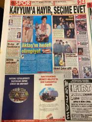 MİLLİYET GAZETESİ DOĞUM GÜNÜ HEDİYESİ - 4 NİSAN 1995 -TAM TAKIM 26 SAYFADIR -Aslıhan Koruyan-Defne Samyeli-Özlem Kaymaz-Banu Sağnak-Elif Elgaz-Arzum Onan-Özge Özsağman-Emel Yıldırım-İpek Gümüşoğlu-Orhan Pamuk-Hasan Ünlü-Musa Akak-Ahmet Çakar-Nazlı Ilıcak-Şükrü Küçükşahin-Fuat Ercan-Necmi Kepçetutan-Mesut Yavuz-Orhan Aldıngı-Sergen-Yavuz Akyüz-Aykut-Kenan Şahin-Trapattoni-Cruyff-Ristic-Sacchi-Hodgson-Schaefer-Rheigel-Terim-Heynckes-Neumann-Linda Manukyan-Nubar Manukyan-Samiha Bibiroğlu-Maison Francaise-Zsa Zsa Gabor-Shannon Tweed-Erik Estrada-Robert Caso-Silopi cezası-Alman silahları masada-Suda ölümü gördüm-Halk değerlendirme yapamıyor-Az ceset var diye üzülüyoruz-G.Saray yol gözlüyor-Cim-Bom’da çifte korku-Mutlu 3 hafta yok-İşte Daum’un İsraillisi-Aykut saltanatı-Milli takım 1 numara-Haftanın takımı-Haftanın golü-Kayyum’a hayır seçime evet-Aktaş’ın hedefi olimpiyat-Linda zamansız gitti-Kral gibi öldü-İşte beklediğiniz haber-Star 1995 Türkiye Güzellik Yarışması başlıyor-Kanal D Çılgın