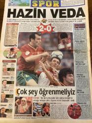 MİLLİYET GAZETESİ DOĞUM GÜNÜ HEDİYESİ - 25 HAZİRAN 2000 -TAM TAKIM 40 SAYFADIR -Alpay-Arif-Bessar-Günneri Civaoğlu-Fikret Bila-Cemil Gezmiş-Deniz Gezmiş-Ayça Atikoğlu-Güntan Mavıgözlü-Hasan Cemal-Mustafa Denizli-Halil Özer-Tayfur-Nuno Gomes-Hakan Şükür-Yaşar Saygı-Vedat Danacı-Ömer Üründül-Doğan Koloğlu-Zeki Çol-Attila Gökçe-Cenk Çelik-Erhan Telli-Kartal Yiğit-Yusuf Kobal-Meral Tamer-Eylem Türk-Arzuhan Doğan Yalçındağ-Hüsamettin Özkan-Bülent Ecevit-Rahmi Koç-Güven Erkaya-Abdullah Doğan-Afşin Yakuboğlu-Popescu-Zamorano-Seedorf-Cemil Amca’yı 68’liler uğurladı-Tek yumrukta elendik-Denizi özledim-Hazin veda-Çok şey öğrenmeliyiz-Penaltıyı bana bırak-Denizli devri bitti-Popescu’ya sarı kart-Scala insafa geldi-Yine mi Hami-TÜSİAD tanıtımda biz de varız-Seyahat acentasının Hindistan vurgunu-Kolay gelsin