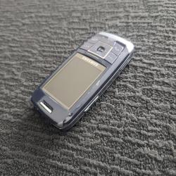 Samsung eski koleksiyonluk tuşlu telefon.