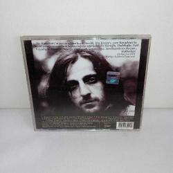 CD Kazım Koyuncu dünyada bir yerdeyim albümü. Dinlemeyi etkilemeyen çizikler var. Orijinal. sorunsuz çalışıyor.