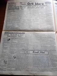 Cumhuriyet Gazetesi - 24 İkinciteşrin (Kasım) 1940 - garip bir tecelli yazan Nadir Nadi Başmakale - şimdi aynı hızla adriyatik sahillerine kaçmakta olan İtalyan süvarileri biri manevra gösterişinde fotoğraf - Yeni hedef Yugoslavya mı - Alman Macar ordularının beraber taarruza geçmeleri muhtemelmiş - Yunan orduları her cepheden adriyatiğe doğru iniyorlar - Mussolini'ye fiili cevabı pek kısa zamanda Yunan ordusu verdi - örfi idare hazırlığı - korgeneral Ali Rıza Artunkal yakında İstanbul'a geliyor fotoğraf - son kararımızın Londra'daki akisleri -  Tas Ajansı ve Bulgar ajansının tekzip yağmuru - inanılmayacak şey üniversitede mühim bir sahtekarlık - Almanya'dan alınan lokomotifler geliyor - şehrin ışıkları kısılırken dükkanlarda elektrik feneri alım satımı fotoğraf - haftanın şakaları yazan Burhan Felek - Biz koyun değiliz yazan Fazıl  Ahmet - küçük hikaye kendi filmi yazan Peride Celal - Balalayka filmi Melek sinemasında - Lorel Hardi haydutlar arasında filmi Saray sinemasında