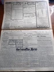 Cumhuriyet Gazetesi - 24 İkinciteşrin (Kasım) 1940 - garip bir tecelli yazan Nadir Nadi Başmakale - şimdi aynı hızla adriyatik sahillerine kaçmakta olan İtalyan süvarileri biri manevra gösterişinde fotoğraf - Yeni hedef Yugoslavya mı - Alman Macar ordularının beraber taarruza geçmeleri muhtemelmiş - Yunan orduları her cepheden adriyatiğe doğru iniyorlar - Mussolini'ye fiili cevabı pek kısa zamanda Yunan ordusu verdi - örfi idare hazırlığı - korgeneral Ali Rıza Artunkal yakında İstanbul'a geliyor fotoğraf - son kararımızın Londra'daki akisleri -  Tas Ajansı ve Bulgar ajansının tekzip yağmuru - inanılmayacak şey üniversitede mühim bir sahtekarlık - Almanya'dan alınan lokomotifler geliyor - şehrin ışıkları kısılırken dükkanlarda elektrik feneri alım satımı fotoğraf - haftanın şakaları yazan Burhan Felek - Biz koyun değiliz yazan Fazıl  Ahmet - küçük hikaye kendi filmi yazan Peride Celal - Balalayka filmi Melek sinemasında - Lorel Hardi haydutlar arasında filmi Saray sinemasında