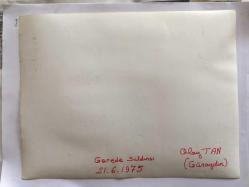 TÜRKİYE CUMHURİYETİ ESKİ BAŞBAKANI BÜLENT ECEVİT'İN OLAYLI GEREDE MİTİNGİNİN ORİJİNAL AJANS-BASIN BÜYÜK BOY FOTOĞRAFI - 24 x 18 cm EBADINDA - BÜLENT ECEVİT'İN GEREDE MİTİNGİNDE MEYDANA GELEN OLAYLARDA ÇEKİLMİŞ BİR KARE, HAZİRAN 1975