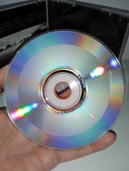 Cd Teoman Gönülçelen albümü. Orijinal 2001 baskı. Disk 10 üzerinden 9 sorunsuz çalışıyor koleksiyonluk