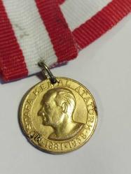 Atatürk Madalya - Madalyon - 1881 / 1938 Atatürkün  vefatı Hatıra Madalyon..2 cm. Nadir Çıkan bir Madalyon..