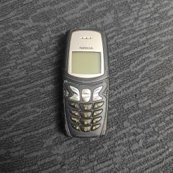 Nokia eski koleksiyonluk tuşlu telefon.