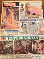 TAN GAZETESİ DOĞUM GÜNÜ HEDİYESİ - 25 OCAK 1984 - TAM TAKIM 8 SAYFADIR -Şengül-Özal-Gölge Adam-Ramazan Öztürk-Hülya Işıl-Musa-Demir Mustafa Altıntaş-Mustafa Altıntaş-Hayriye-Nihal Hoş-Metin Feyizoğlu-Fikret-Miliç-Seydiç-G.Saray A Takımı-Ömer-İlyas-Simtel-Metin Önal-Charles Aznavour-Vaskin Beliyan-K. Guezyan Avadis-Arşag Agop Abraham-Fatma Baykut-Abdi İpekçi-Mehmet Ali Ağca-Abuzer Uğurlu-Yılmaz Durak-Zülfikar Yüce-Necdet Calp-Antonella Interlenghi-Nahit Mustafa Kossali-Pamela Ülker-Rüçhan Adlı-Lale-Egemen Gündoğan Şen-Osman Hancz Sevgilisiyle kaçan kızını “Affettim” diye eve çağırdı ve öldürdü-Kadın gözüyle Afrika-Üfürükçü Musa’dan 47 kadın daha şikayetçi oldu-Arkadaş kurbanı oldum-Özal “Çocuklara, gençlere ve gecekondu semtlerinde oturanlara müjdem var” dedi-Korkudan bayılınca saldırgandan kurtuldu-Konken’den yeni dönüşüm-Dünya Bankası’ndan Özal’a tam destek-Evine 16 defa otomobil girdi-4 Ermeni terörist yargılandı-Charles Aznavour 4 teröristin affını istedi-11 idam kararı-Yolda yürürk