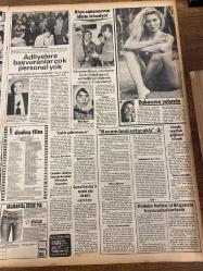 TAN GAZETESİ DOĞUM GÜNÜ HEDİYESİ - 17 OCAK 1984 - TAM TAKIM 8 SAYFADIR -Osman Berkmen-Mustafa Ülkü-Mehmet Şehirlioğlu-Hatice-Mehmet Özer-Vittorio Gassman-Lucy Malone-Alessandro-Brooke Shields-Terry Shields-M.Ali Yılmaz-Yaşar-Zafer-Engin-Serdar-Kratochvilova-Carl Lewis-Smith-Nazım Özdemir-Tanju Feyyizoğlu-Özal-Evren-Fazıl Küçük-Arkan-Süleyman Afacan-Ayşe-Ruf Vallone-Nabi Koker-Hayriye Ülkü Türkiye’den milyarlar kaçırdılar su gibi harcıyorlar-Kocam beni sacaktı-Vücudu zayıfladı göğüsleri iri kaldı-Çıplak gelin istemem-Dünyanın en genç milyarderi-Trabzonspor’dan alacağı 81 milyon lirayı bağışladı-Miliç Beşiktaş için kimse endişelenmesin-Carl Lewis geçildi-Güreşimizi katlediyorlar-Bir günde dört ayrı zam yapıldı-Evren’in katılması İslam dünyası için bir şereftir-Amerikan füzeleri Türkiye’ye yerleştirilmeyecek-Atça canavarının idamı isteniyor-Babasının yolunda-Kocam beni sacaktı-Polisler Hatice’yi iki gencin koynundan kurtardı Zeynep Sultan-Zortek