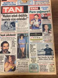 TAN GAZETESİ DOĞUM GÜNÜ HEDİYESİ - 14 OCAK 1984 - TAM TAKIM 8 SAYFADIR -Ayla-Adliye-Ayla Sayın-Karan Witter-Turgut Özal-Gülen Şengül-Cüneyt Arkın-Christine Haydar-Yalçın Gülhan-Joanna Key-Bora Paran-Osman Öndeş-Ekrem Bey-Sadettin Tantan-Hasan Bozbey-Yavuz Özmen-Rıdvan Demirkol-Ali Şen-Aydın Şükrü-Prof. Dr. Bülent Tarcan-Mustafa Kalemli-Mustafa Şerif Sarıibrahimoğlu-Mustafa Üstündağ-Rauf Denktaş-Rauf Raşit Kutlu-Adnan Kahveci-Tufan Çaklıoğlu-Paula Fahri-Hülya Kalyoncu  “Madem erkek değildin benimle niye evlendin?”-Sapık yakalandı-Alev Sayın, her gün 51 erkeğin koynuna giriyor-Para yağmuru-Özal, Amerika’da verdiği kiloları Ankara’da aldı-Kadınlar dünyanın süsüdür-Mankenler kraliçesi seçildi-Sahibini yiyen kaplan idam edildi-Zeynep Sultan-“Hasan Bozbey’in gitmemekte direnmesi hayret vericidir”-Seçkiner, Bozbey’i görevden almaya hiç niyetim yok dedi-“Bizi taraftarlarımız yalnız bırakmasın yeter”-Yurdumuzdaki ev kazalarında her yıl ortalama 5 bin kişi ölüyor-“Mücevher sevmiyorum”-Emekli ola - İdil Koleksiyon