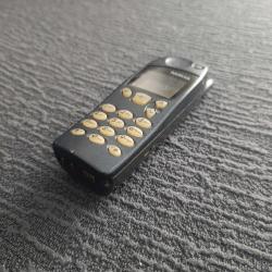 Nokia eski koleksiyonluk tuşlu telefon.