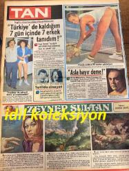 TAN GAZETESİ DOĞUM GÜNÜ HEDİYESİ - 12 OCAK 1984 - TAM TAKIM 8 SAYFADIR -Sermet Pamukçuoğlu-Bülent Ersoy-Filiz Özten-Vedat Karabay-Nedim Uzun-Rafi Maral-Hazel Stewart-Sean Connery-Anne Marie Fox-Yusuf Zengin-Osman Öndeş-Murat Oruçoğlu-Ragıp-Memduha Alpdoğan-Yılmaz Özkar-Kenan Evren-Turgut Özal-Sultan Yıldız-Emine Yıldız-Semra Özal-Oktay Şengüler-Reynaldo Bignone-Franco Andrei  Sevgilisini yatırdığı yataktan karısı çıkınca oynattı-Susuz kalan İstanbul’da çok kişi leğende yıkanıyor-Bu güzel kızı otomobilinize alır mısınız-Bülent Ersoy’a evlenme teklif eden aşık yüzbaşı İsrail’de meşhur oldu-Türkiye’de kaldığım 7 gün içinde 7 erkek tanıdım-Asla hayır deme-Tatilde cinayet-Zeynep Sultan-Anna Bergman ünlü bir seks yıldızı oldu-Doğan Bey-Eczacıbaşı için her şey bitti-Otomarsan avantajını kullanamadı-F. Bahçe Siyavuş’u icraya verecek-İlk veto-Sosyal konut uygulamasının ilki Ankara’da başlayacak-Bir gecede 22 trafik kazası meydana geldi-Gelin kaynanasının boğazını kesti-Arjantin eski Devlet Baş