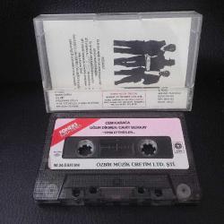 Kaset Cem Karaca, Uğur Dikmen, Cahit Berkay yiyin efendiler albümü. 1990 Kağıt Baskı