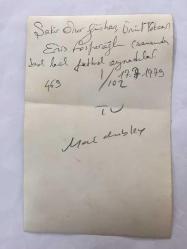 TÜRK HALK MÜZİĞİ SANATÇISI ŞAKİR ÖNER GÜNHAN'IN ORİJİNAL FOTOĞRAFI - 18 x 12 cm EBADINDA  - ŞAKİR ÖNER GÜNHAN, ÜMİT TOKCAN ve ENİS FOSFOROĞLU EŞOFMANLARIYLA SAMSUN'DA BİR FUTBOL SAHASINDA POZ VERİRLERKEN ÇEKİLMİŞ BİR HATIRA FOTOĞRAFI, 17 TEMMUZ 1979