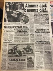 TAN GAZETESİ DOĞUM GÜNÜ HEDİYESİ - 7 EKİM 1988 - TAM TAKIM 8 SAYFADIR -Neriman-İnönü-Baykal-Ali Topuz-Mustafa Sarıgül-Naim Süleymanoğlu-Bülent Ersoy-Yusuf Dede-Kadriye Yıldırım-Hüseyin Yıldırım-Kolev-Evren-Arif-Nurettin Soydan-Şenez Erzik-Rapid Wien Amigo Birol-Tanju-Sarı-Layda Arslan-Erdoğan Egeer-Türker İnanoğlu-Avni Anıl-Çetin Tekindor-Hülya Avşar-Hakkı Uygur-Zehra İpşiroğlu-Adil Aşçıoğlu-Ziya Özek-Dr. Ziya Özek-Fersah Taşkın-Aslı Cansev-Güler Özer-Şenaz-Turcan-Zehra Aly-Hasan Keşkeç-Ramazan Garipşen-Ayşe Arıcıoğlu-Rukiye Kıran-Recep Gülen-Halil Özcan-Lisa Marie Presley-Elvis Presley-Fadime Ninesi-Naim Süleymanoğlu-Ayşe Efe  Davran Be SHP-Karısından korktu mahkemeye sığındı-NAİM’e rekor teklif-Yusuf dedeyi sarımsak azdırdı-Kime yuh çekelim-Cim-Bom’un zafer gecesi-Arif bir rezaleti son anda önledi-Milyarlarım yok ama Koç’tan zenginim-TUZU BİBERİ Zakkum yine umut-Demirel Alman gazetecilerle görüştü-Aşk çılgını-Keşke tecavüz ettikten sonra beni öldürseydi-Alman kadının göbeğinde eroin
