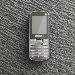 Samsung eski model koleksiyonluk tuşlu telefon.