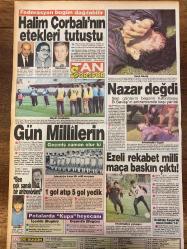 TAN GAZETESİ DOĞUM GÜNÜ HEDİYESİ - 12 EKİM 1988 - TAM TAKIM 8 SAYFADIR -İbrahim Tatlıses-Turgut Özal-Hülya Hanım-Muhammet Diler-Fatih Değirmenci-Halim Çorbalı-Kemal Zorlu-Bülent Ecevit-John Hurt-Edward Wood-Cahide Sonku-Hülya Koçyiğit-Fahri Korutürk-Altan Varol-Kadir Sezer-Barzani-Papandreu-Demirel-İnönü-Cevat Özer-Cevahir Güzel-Arif Kemal-Ayşen Akyol-Meral Arda-Gönül Pınar-Süle Okay-Handan Ceylan-Burçin-Makbule Çiçek-Hülya Sözer-Makbule Çiçek-Merhametli Tülay-Ayten Doğrulmaz-Ayhan Atar-Zeki  Tasarrufu takan yok-Dil dersi yerine aşk dersi alırken yakalandılar-Şimşir Hanım okulu yaktı-Göze göz dişe diş-Halim Çorbalı’nın etekleri tutuştu-Nazar değdi-Gün millilerin-Ezeli rekabet milli maça baskın çıktı-Zorlu yarış-Cahide’nin sayısız kostümü var-Kız evi oğlan evi-Prezervatif süs oldu-Barzani Peşmergelere geri dön çağrısı yaptı-Akaryakıta zam-Kahveci’ye gensoru reddedildi-Öldürürken ağlıyordu-Tülay çılgın aşığına acıdı-Naîm’in Romanı-Cevahir Güzel-Arif Kemal