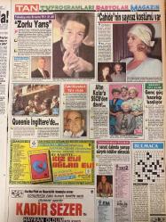 TAN GAZETESİ DOĞUM GÜNÜ HEDİYESİ - 12 EKİM 1988 - TAM TAKIM 8 SAYFADIR -İbrahim Tatlıses-Turgut Özal-Hülya Hanım-Muhammet Diler-Fatih Değirmenci-Halim Çorbalı-Kemal Zorlu-Bülent Ecevit-John Hurt-Edward Wood-Cahide Sonku-Hülya Koçyiğit-Fahri Korutürk-Altan Varol-Kadir Sezer-Barzani-Papandreu-Demirel-İnönü-Cevat Özer-Cevahir Güzel-Arif Kemal-Ayşen Akyol-Meral Arda-Gönül Pınar-Süle Okay-Handan Ceylan-Burçin-Makbule Çiçek-Hülya Sözer-Makbule Çiçek-Merhametli Tülay-Ayten Doğrulmaz-Ayhan Atar-Zeki  Tasarrufu takan yok-Dil dersi yerine aşk dersi alırken yakalandılar-Şimşir Hanım okulu yaktı-Göze göz dişe diş-Halim Çorbalı’nın etekleri tutuştu-Nazar değdi-Gün millilerin-Ezeli rekabet milli maça baskın çıktı-Zorlu yarış-Cahide’nin sayısız kostümü var-Kız evi oğlan evi-Prezervatif süs oldu-Barzani Peşmergelere geri dön çağrısı yaptı-Akaryakıta zam-Kahveci’ye gensoru reddedildi-Öldürürken ağlıyordu-Tülay çılgın aşığına acıdı-Naîm’in Romanı-Cevahir Güzel-Arif Kemal