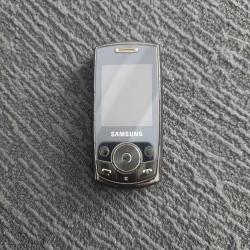 Samsung eski model koleksiyonluk tuşlu telefon.