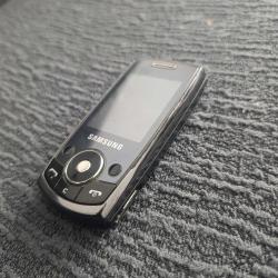 Samsung eski model koleksiyonluk tuşlu telefon.
