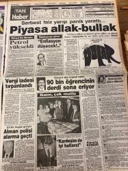 TAN GAZETESİ DOĞUM GÜNÜ HEDİYESİ - 16 EKİM 1988 - TAM TAKIM 8 SAYFADIR -İbrahim Tatlıses-Yusuf Bayrak-Ferhat Bey-Makbule Hanım-Tahsin Tünez-Abdülkadir Bey-Meral-Canan-Tanju-Yılmaz-Yaşar-Tahsin Kaya-Apo-Abdülkadir-Hansel ve Gretel-Joan Collins-Lee Van Cleef-Fred Astaire-Cenk Koray-Ayşegül Ali Atik-Korhan Abay-Toto Karaca-Costa-Adalet Bakanlığı Kenan Kocaman-Cesar Gürrero-Mesut Barzani-Naim Süleymanoğlu-Evren-Necati Berker-Süleyman Yağız-Ünal-Kenan Evren-Cevat Özer-Cevat Özer-Cevat Özer-Cevat Özer-Cevat Özer-Cevat Özer 2 milyarı 10 bin liraya sattı-Dilekler gerçekleşirse dar gelirliler yaşadı-Meral 100 bin lira kârlı çıktı-Çılgın koca iki aşığı uykuda yakaladı-Helal sana Sarıyer 2-1-Atamayana yine attılar-Kartal mı Kanarya mı-APO 225 milyona A.Gücü’nde-Tahsin Kaya’yı pişman edeceğim-Hansel ve Gretel-Haydutlarla kanlı hesaplaşma-Yolculuk bitiyor-Demir Hanım ile politikasız sohbet-Hayalperest-Totoyla Korhan Pazar Şenliği’nde-Tuzu Biberi-Zakkumcu doktor keyiflendi-Dünyanın en genç büyükanne