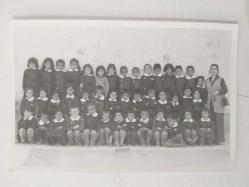 1970'li Yıllar ve Öncesi Dönem: ''Öğretmen ve öğrencileri''  Siyah Beyaz  FOTOĞRAF - 8.5/14 cm.