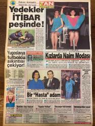 TAN GAZETESİ DOĞUM GÜNÜ HEDİYESİ - 21 EKİM 1988 - TAM TAKIM 8 SAYFADIR -Emrah-Niyazi-Ayıntur Hanım-Nurettin Manyas-Selvi Hanım-Rıfat Akdemir-Serpil Hanım-Rıfat Akdemir-Meral Öztek-Kızlar-Naim Süleymanoğlu-Orhan Gencebay-Sevim Emre-Ayşe Egesoy-Aydoğan Ergezen-George Peppard-Ricky Schroder-Frank Capra-Avni Anıl-Bedri Ayseli-Emni Karagöz-Mehmet Kaya-Rıfat Akdemir-Serpil-Çiğdem-Cevat Özer Emrah’tan TAN’cılara 1000 adet son kaseti-Kara para serbest faizlere aktarıldı-İşkenceci annesini affetti-Muhalefetten gensoru bombardımanı-Altın Portakal ödülleri belli oldu-Aşka hile karıştı-Katil baba işi deliliğe vurdu-Yedekler itibar peşinde-Kızlarda Naim modası-Yugoslavya futbolcu sıkıntısı çekiyor-Bir hasta adam-Arabesk yasağı delindi-Yeni bir aşk doğuyor-Garip Av-Tuzu Biberi-Tahtakale’de bir yavaşlama var-Serbest faiz zam getirdi-Sabrımızı taşırmayın-Zehirli gemiler turist kaçırıyor-Dulluk başına vurdu-Çiğdem de serbest fiyat uyguluyor