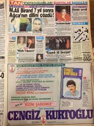 TAN GAZETESİ DOĞUM GÜNÜ HEDİYESİ - 3 EKİM 1988 - TAM TAKIM 8 SAYFADIR -Ayten Hanım-Nazım Bey-Naim Süleymanoğlu-İnönü-Minaşe Hanım-Erdoğan Bey-Songül Karaca-Ayşe Şefçi-Orhan-Ayşe-M.Ali Birand-Mehmet Ali Ağca-Meral Mansuroğlu-Fevzi Tuna-Gürer Aykal-Genco Erkal-Haldun Taner-Burhan Cacan-Nilüfer-Mehmet Terzi-Ahmet Altun-Hüseyin Akçay-Fatih Terim-Naim Süleymanoğlu-Cem Atabeyoğlu-Cevat Özer-Cevat Özer-Cevat Özer-Cevat Özer-Cevat Özer-Cevat Özer Ayten’in kaderi-Özal kuyuya bir taş daha attı-Evcillik oyunu hüsranla bitti-Fedakâr kadın-Kahveye haksızlık etmeyin-Mücahitlere moral verecek-Olimpiyatlardan Grip de geldi-Minik yüreklerin sevinci-M.Ali Birand 7 yıl sonra Ağca’nın dilini çözdü-Keşanlı Ali Destanı-Skandallar olimpiyatı bitti ver elini İspanya-Trabzon Fener eşitliği-Sabah gazetesi kurşunlandı-Sıkıntılı karamsar insanlar artıyor-Zeytinburnu’nun çehresi değişiyor-Naim dünyaya Bulgar zulmünü anlatacak-Naim’in Romanı-Boğaz’ın Kefeliköy suyu böbrekler için birebir-Burhan Cacan Ayaz Geceler-N