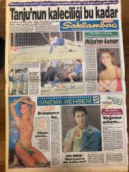 SAKLAMBAÇ GAZETESİ DOĞUM GÜNÜ HEDİYESİ - 21 MAYIS 1989 - TAM TAKIM 8 SAYFADIR -Yasemin Baradan-Begüm Özbek-Esra Ünlü-Tanju Çolak-Hülya Avşar-Dustin Hoffman-Orhan Gencebay-Olhan Bayülgen-Müslüm Gürses-Hakan Peker-Ferdi Tayfur-Gülden Engüven-Meltem Engüven-Gülay Tokan-Duygu Tokan-Fatma Subaşı-Nalan Burdurlu-Süheyla Tokan-Duygu Han-Sümbül Han-Eba Oral-Begüm Akın-Güneş Biber-Beyza Biber-Beyhan Biber-Pelin Bozkurt-Erdal Bilgiç-Nükhet Taşdelen-Talat Ongan-Necmi Ongan-Derya Sebilci-Nurçin Sebilci-Gülten Arsal-Hülya Karaalioğlu-Karl Poll-Zehra Poll-Serap Çağlayan-Murat Dolana-Çansel Tacettinoğlu-Melih Dizdar-Bülent Lale-Ayla Uğur-Uğur Leyla Onurçenk-Mehmet Kıral-Karakış İpek Gürünçen-Onuray Karakuş-Hamurara Gürünçen-Perihan Savaş-Bekis Akkale-Mazhar Bey-İbrahim Tatlıses-Fatma Girik-Memduh Ün-Aysel Gürel-Gökben Gözler bu 3 güzelde-Bu hafta İstanbul güzele doyacak-Tanju’nun kaleciliği bu kadar-Hülya’nın kumarı-Yıldızlık yolunda-Yağmur adam-18 yılda doğan beste-Bir efsane böyle yaratıldı-60 milyo