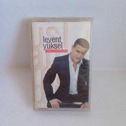 Kaset Levent Yüksel uslanmadım albümü, ambalajında