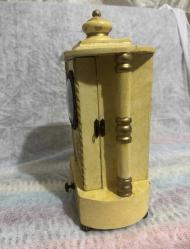 Vintage Viktorya Tarzı  El yapımı Çiçek desenli Kapaklı,Çekmeceli Şömine Saati Boy 34 cm En 18 cm