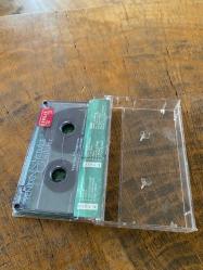 NİLÜFER - YENİDEN YETMİŞE - KASET