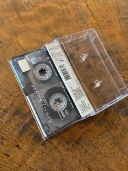 ASMALI KONAK - HAYAT - FİLM MÜZİKLERİ - ÖZCAN DENİZ ŞARKILARIYLA - KASET