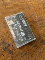 GÜLBEN ERGEN - AŞK HİÇ BİTMEZ - KASET (JELATİNİNDE)