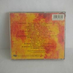 Cd Mission Impossible/Görevimiz Tehlike 2 Soundtrack. 2000 Almanya Baskı. Orijinal. Sorunsuz çalışıyor. Tracklist Limp Bizkit? Take A Look Around (Theme From M:I-2) 5:20 Metallica? I Disappear 4:26 Rob Zombie? Scum Of The Earth 2:55 Butthole Surfers? They Came In 4:42 The Pimps? Rocket Science 3:30 Foo Fighters & Brian May? Have A Cigar 4:02 Chris Cornell? Mission 2000 3:42 Godsmack? Going Down 3:23 Uncle Kracker? What U Lookin' At? 5:12 Apartment 26? Backwards 3:09 Diffuser (2)? Karma 3:16 Buckcherry? Alone 3:24 Tinfed? Immune 3:49 Powderfinger? My Kinda Scene 4:26 Tori Amos? Carnival 4:18 Hans Zimmer? Nyah 3:32 Credits (2)