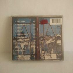 Cd Ege, Senden Uzak Albümü. Kırmızı Bandrol Dönem Baskı Albümü. Orijinal. Sorunsuz çalışıyor.