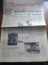 Cumhuriyet Gazetesi - 10 Şubat 1964 - Maliye Bakanı Ferit Melen yabancılar yatırımlarınız için önce Türk parası bulun sonra dolar isteyin diyorlar - tadil edilmiş anglo Amerikan teklifini bazı şartlarla kabul ettiğimiz anlaşılıyor - kuvvetin NATO emrinde olmasını şart koşuyoruz - Kıbrıs bir üçlü veya beşli mesele olmaktan çıkarak bloklar arası hale geldi - Amerikan Dışişleri müsteşarı George Ball Ankara'ya geliyor - Adalet partisine göre Toprak reformu mülkiyet haklarını zedeliyor - Amerika NATO kuvvetine katılmama temayülünde - Kıbrıs'ta Tedhişciler tarafından yakılan bir Türk evi fotoğraf - benzinciler fazla kar için akaryakıta gaz karıştırıyor - Türkiye İşçi Partisi genel kongresi'ne katılan delegeler Fotoğraf - yabancı ilim adamlarının tarihi eserlerimizi çalıp götürdükleri İleri sürüldü - Allah ne verdiyse yazan İlhan Selçuk - 1963-1964 Yunus Nadi armağanı - mühim bir bünye meselesi yazan Burhan Felek - sinema tiyatro programı - iklim ve hayat -  Fenerbahçe 2 Kasımpaşa 0
