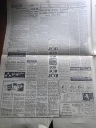 Cumhuriyet Gazetesi - 8 Şubat 1964 - Kıbrıs buhranında Amerika Makarios'u sorumlu tutuyor - Kıbrıs adasındaki çarpışmalar devam ediyor Türk köyleri ile irtibat kesildi - İngiliz Kuvvetleri duruma hakim olamıyor - Rusya Nato'dan Kıbrıs'a müdahale etmemesini istedi - Kıbrıs'ta Rumların yaşadığı Türklerin yaşadığı ve Türk Rum karışık şehirler harita - herkes birliğinin 2 numaralı adamı Sofokles Venizelos Dün öldü - gaz darlığı yaratanlar takip ve tecziye edilecek - bayan kennedy'nin Cemal Gürsel'e cevabi mesajı açıklandı - Adalet partili milletvekilleri Bahri Cömert ve Celal Kılıç mecliste kavga etti - İsmet İnönü CHP küçük kurultayı'nda Kıbrıs buhranından bahsetti - bulanık sular yazan İlhan Selçuk - Küba Amerikan guantanamo deniz üssünün suyunu kesti - ağacın alt dalları yazan Burhan Felek - Sinema Tiyatro Programı - haftanın portresi İbrahim Öktem - Beşiktaş Beykoz Maçı - iddialı kaleci Altaylı Varol fotoğraf - Totoda 13'ü bulunca ortaklar mahkemelik oldular -  boksör Cassius Clay