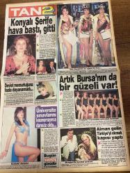 TAN 2 GAZETESİ DOĞUM GÜNÜ HEDİYESİ - 17 EKİM 1988 - 4 SAYFADIR - Şerife Başer-Türkan Şoray-Zuhal Olcay-Müjde Ar-Şahika Tekand-Hülya Koçyiğit-Şener Şen-Kemal Sunal-Ayşe Arman-Ahmet İnnam-Nadya Smolik-Mehmet Mülazımoğlu-Ali Dalan-Hakan Kumuk-Yılmaz Bedri-Necati Ertuğrul-Metin Paşa-Lütfullah Akçay-Mehmet Erbil-Nilgün Tezkan-Nurver Serer-Metin Serer-Saynur Arpat-Doris Teçimer-Güzin Abla-Rogip Derin-Murat Oğlu-Cemal Güngör-İsmail Akça-Selçuk Eken Konyalı Şerife hava bastı gitti-Artık Bursa’nın da bir güzeli var-Devlet memurluğuna fazla dayanamamış-Üniversite sınavlarını kazanamayınca dansöz oldu-Alman gelin Türkiye’yi ekmek kapısı yaptı-1.5 milyarlık saatin yanına kimse yaklaşamadı-Sosyete Karting hastası oldu-Cep yakan takılar-Mutluluklar-Sevgi Hanım kendinden emin-Engin Hanım modaya uydu-Yıllardır bitmeyen mutluluk-Mizah köşesi-Vurgun-Fatih’in fedaisi Durakoğlu-Yıldızların mesajı-Sevdiğim kızı evlendiriyorlar-Hamamın not defteri Çizen-Cemal Güngör-Rogip Derin - İdil Koleksiyon