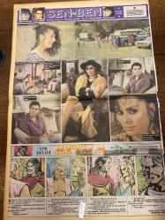 TAN 2 GAZETESİ DOĞUM GÜNÜ HEDİYESİ - 3 NİSAN 1988 - 4 SAYFADIR - Prenses Diana-Madonna-Hakkı Yalçın-Şahin Büyükçay-Atila-Metin Soysal-Süleyman Gök-Seçil Çakmaklı-Tolga Savacı-Mehmet Aydın-Nazmi Özer-Memduh Uysal-Saadet Gürses-Rasit Durukan-Necia Akınar-Elif Güleç-Kenan Erçetingöz-Prenses-Benven Gün-Patrick-Hatayı kendinizde arayın-Yeşil yeşil-Doğayla birlikte kadınlar da yeşeriyor-Jimnastik mayoları bile yeşil-Saten ve yeşilin canlılığı-Sahne daha cazip-Makarnacı kardeşler-Filmciler peşlerine düştü-Tan Erkek-Yaklaşacak erkek olmayın-Hastalığı saklamak sakıncalar doğurur-Bir sempatik kral-Yuvanız çatırdıyorsa eğer-Bir harika reçete-Bir yemek-Pırasa böreği-Her kadının başındaki dert-Bu hastalığı neden gizliyorsunuz-Tipinize göre mayo-Carlit’nin Melekleri-Zekai Bey