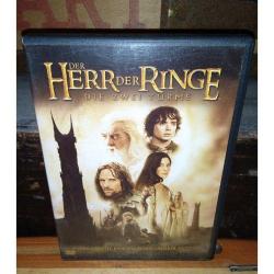 Dvd Yüzüklerin Efendisi iki kule. Cover Almanca. Diller İngilizce, Almanca. Türkçe desteği yok. Kitapçıklı. 2 disk. Temiz koleksiyonluk