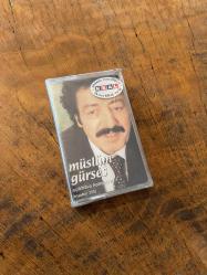 MÜSLÜM GÜRSES - AÇIK HAVA KONSERLERİ 1 / İSTANBUL 2002 - KASET (JELATİNİNDE)