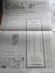 Cumhuriyet Gazetesi - 20 Ocak 1960 - Ankara'da dün bir yolcu uçağı düştü - İskandinav Hava yollarına ait Caravelle uçağı havada Ateş alarak parçalandı - 42 kişiden 40'ı öldü 2 kişi de ağır yaralı fotoğraf - düşen uçağın İstanbul'a bıraktığı yolcular fotoğraf - trakya'da bazı ovalar sular altında kaldı - Demokrat Parti grubu muhalefetin tutumunu görüşecek - Genel Başkanı Atıf Akgüç olan sosyalist partisi faaliyete geçti - gazetecilikle ilgili filmin sansür izni - belediye Tuslog ile anlaşma akdetti - derslerini boykot eden yüksek okul talebeleri - Milli Türk Talebe Birliği sokakta kaldı - Saidi Nursi 3 gazeteyi dava etti -  Rotary Kulübü toplantısı fotoğraf - Atatürk'ün öğretmeni yazan Cahit Tanyol - Türkiye İş Bankası - Roma Olimpiyatları röportajı yapan Arslan Tufan Yazman - Deniz ortasında bir idam yazan Burhan Felek - Marilyn Monroe gribe yakalandı - Öldür Beni filminde Fikret Hakan ve Leyla Sayar fotoğraf -  Fenerbahçe'yi dün Szekelly çalıştırdı fotoğraf - Remondini - Galatasaray