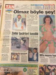 TAN GAZETESİ DOĞUM GÜNÜ HEDİYESİ - 26 EYLÜL 1997 - TAM TAKIM 8 SAYFADIR -Nergis-Nazlıhan-Lena-Zeki Başeskioğlu-Zeynep Uludağ-Menekşe-Bahattin Atak-Mehmet Duru-Diana Hamdi-Şeyh Nefzavi-Murbeda-Tadımlık sevgi-Yatakta Loto oynuyor-Asgari ücretli mucize yaratıyor-Hollanda’da kazandı şimdi Türkiye’de yiyor-Bu yavru seks danışmanı-Erkekler vur kaç seviyor-Öp beni öldüresiye-Kadının zevk haritası-AIDS sevişmeyle de geçebilir-İbret alınacak olaylar-Evlilikte kriz sinyalleri-Yaşanmış aşk hikayeleri-Zevk üçgeni-Cinsel danışman-Kadının aklı fercindedir-Türk Bahçesi’nden esintiler-Mektup arkadaşı-Hayat arkadaşı