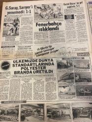 TAN GAZETESİ DOĞUM GÜNÜ HEDİYESİ - 8 AĞUSTOS 1985 - TAM TAKIM 8 SAYFADIR -Mehmet Dubeş-Hüseyin Tombaz-Dilek Rıfkı Tüyü Ahu Tuğba Ebubekir Rahman Tayfun Hopalı Serdar Aslan Dr Jülide Aral Ayşe Acar Ali Hacı Mehmet Karaman Süleyman Korkmaz B Engin Prekaz Mehmet Turgut Erdal İnönü Turgut Özal Dursun Öztürk Ünzile Yıldız Cem Karaca-Geniş bahçede zar döndü-Mehmet Dubeş’i oturttu kaptı parayı götürdü-Yandım Allah-Kendini TRT’nin makasçısı sandı-Mikiyi göstermeyince gününü gösterdiler-Kartlarınız bilgisayar denetiminde hazırlanıyor-Rahman tırlayıp TIR’dan atladı-Adamına göre muamele-Üçü bir yerde-Sapıklar Fortçuluk Frotteurism-Belediye otobüslerini mekan bellemişiz abi-Eşeklik etti-G Saray Sarıyer’i yenemedi Fenerbahçe ıslıklandı-Ülkemizde dünya standartlarında polyester branda üretildi-Üniversitelinin çilesi bitmiyor-HP ile birleşme tamamlanınca iktidarız-Metresini öldürdü-Cem Karaca yeniden Türk vatandaşı olmak istedi