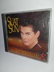 Cd Suat Suna Hasret fenerleri. Orijinal kırmızı bandrollü dönem baskı albüm. Dinlemeyi etkilemeyen çizikler ile kartonetin son sayfasında yazı var. Baştan sona sorunsuz çalışıyor.